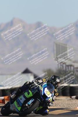 media/Oct-30-2025-Racers Edge (Thu) [[dabbdaf680]]/2-A Group/Session 2 (Turn 16)/